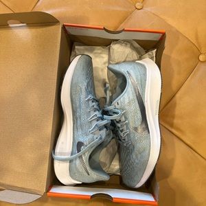 Brand new with box. Nike Zoom Pegasus 36. New on Amazon for $95